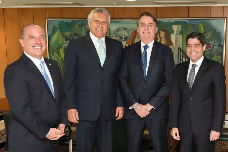 ACM Neto (à direita), que congrega a oposição na Bahia, nega aproximação com Bolsonaro e diz ser independente