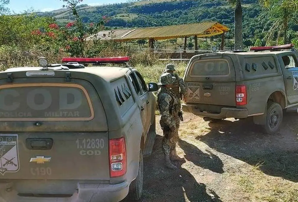 Secretário de Segurança Pública de Goiás em coletiva de imprensa sobre morte de Lázaro