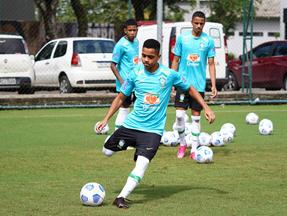João Victor em treino da Seleção Brasileira Sub-17