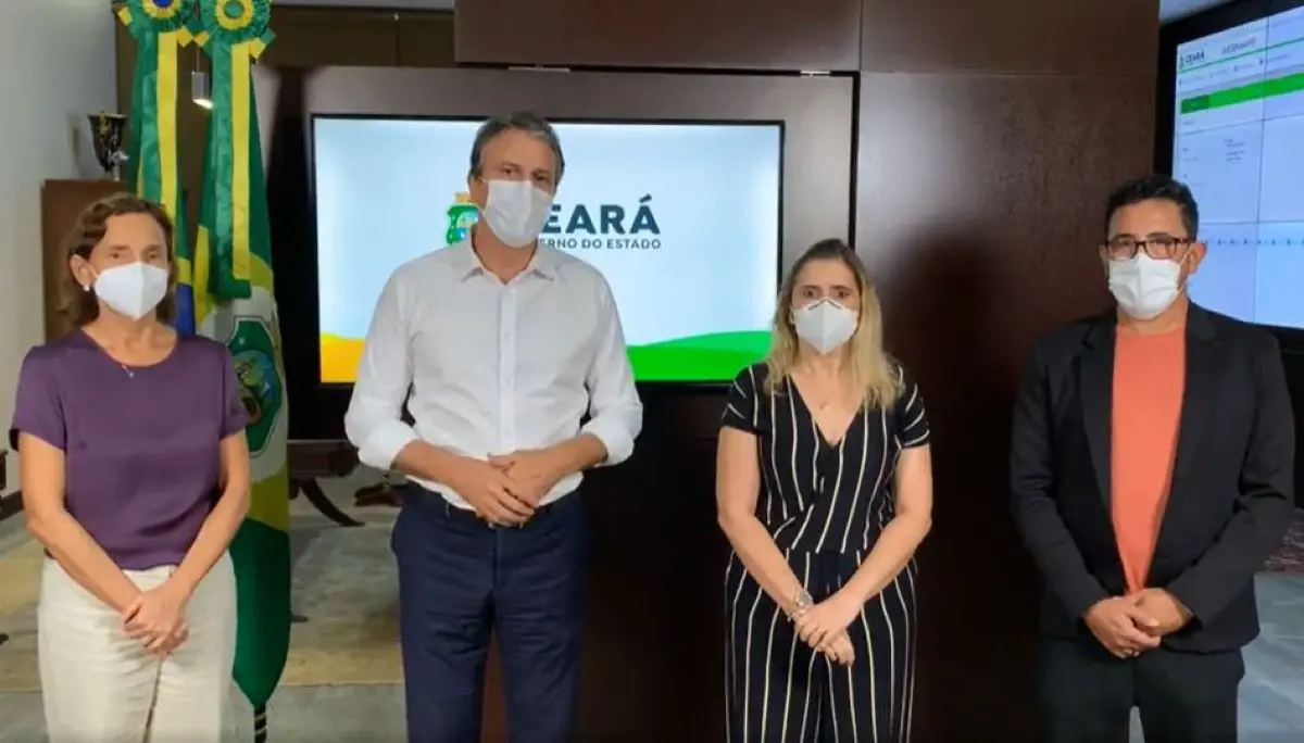 Izolda Cela, Camilo Santana, Eliana Estreal e Anízio Melo durante live de convocação de professores aprovados em concurso