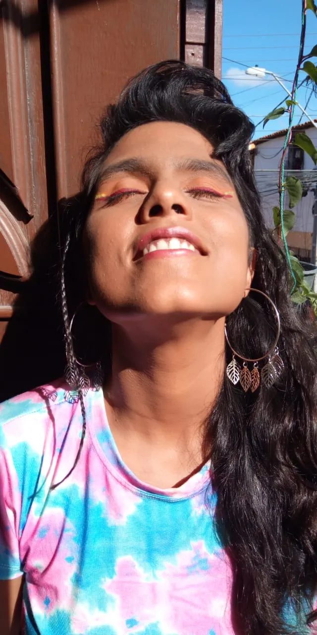 Através da pesquisa sobre cinema indígena, Karina vê essa arte como uma possibilidade de expor a realidade de muitos povos, suas culturas e diferenças por meio de outras narrativas