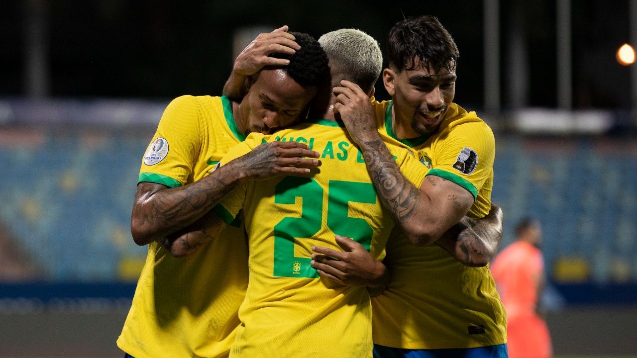 É hoje! Brasil enfrenta o Chile na última partida antes da Copa
