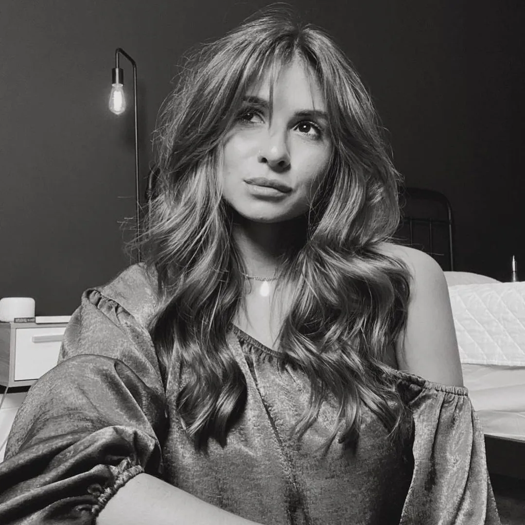 Digital influencer Viih Rocha é uma das adeptas da franja