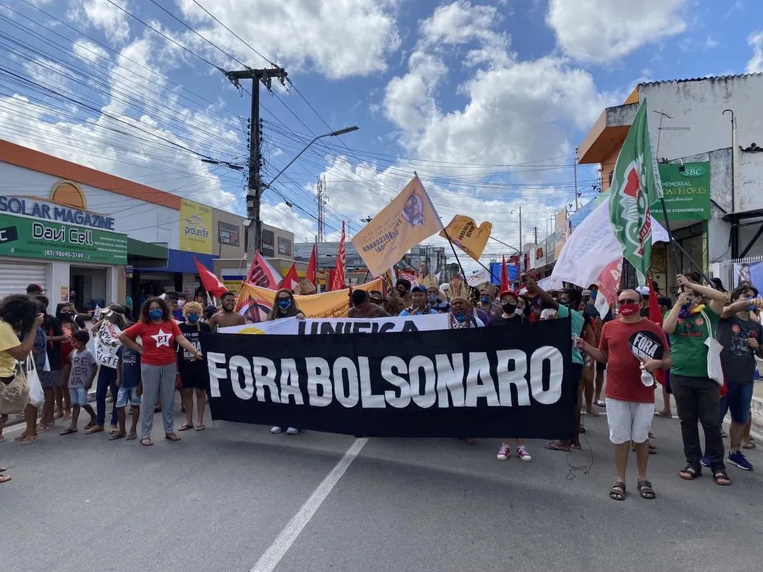 Manifestação contra presidente Jair Bolsonaro, neste sábado (3), em Caucaia
