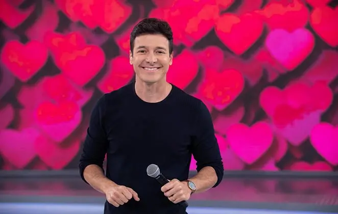 Rodrigo Faro diz que funcionários do SBT não acharam necessário testá-lo para a Covid-19