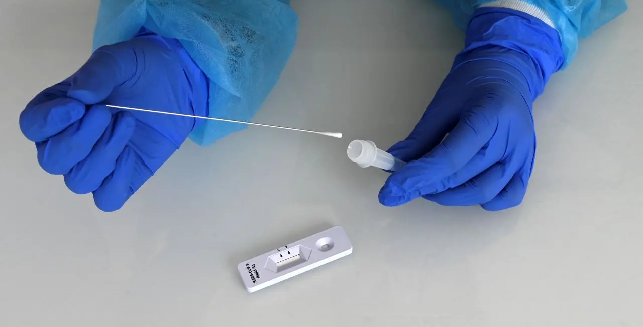 exame swab covid-19