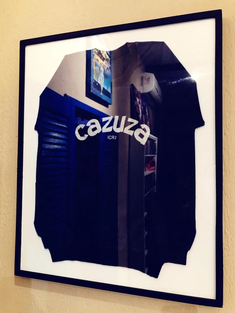 Rara peça de vestuário do cantor