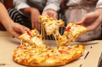 Dia da pizza é comemorado neste sábado (10)