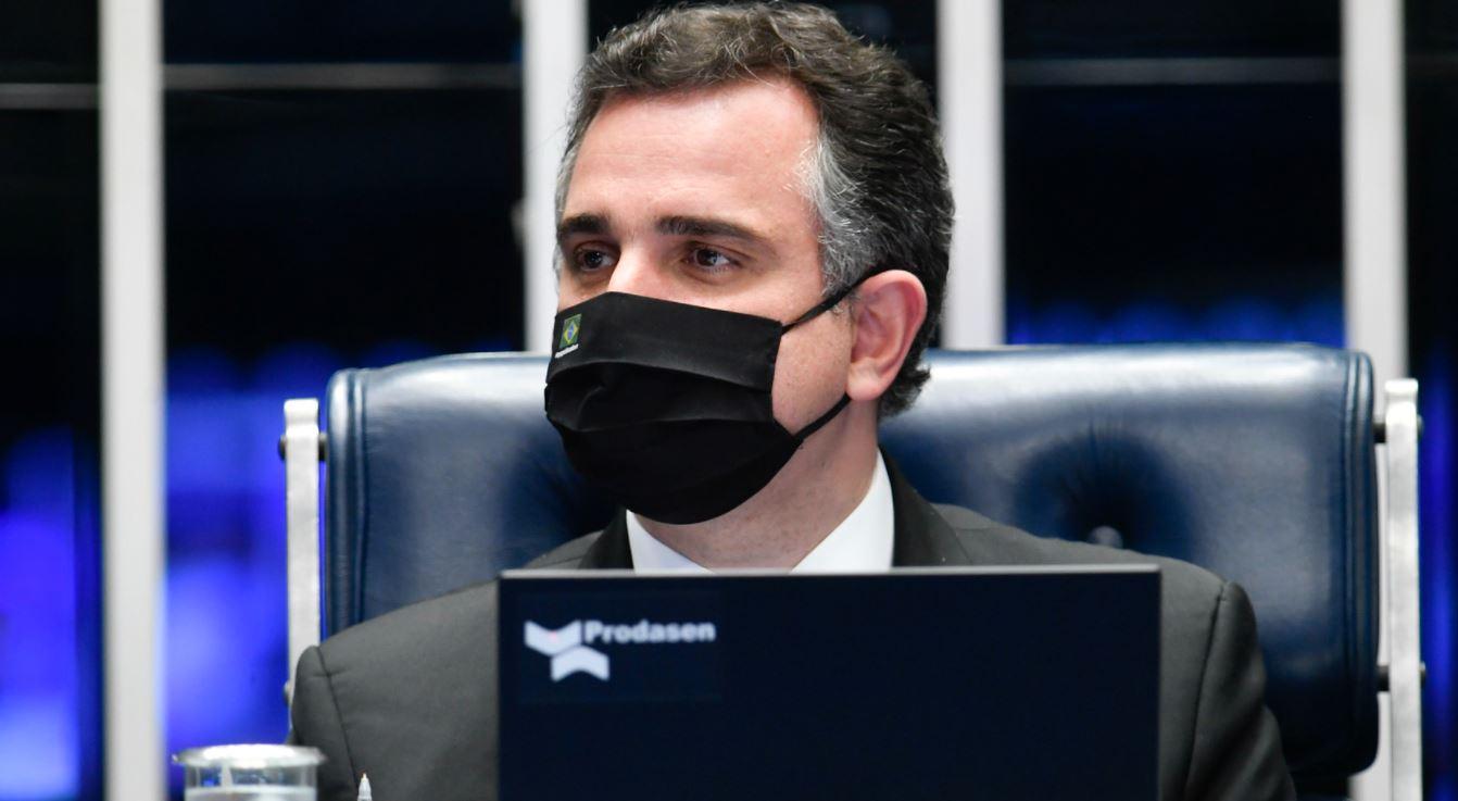 Bolsonaro coloca eleições em xeque e Pacheco rebate: 'Não admitiremos  retrocesso da democracia