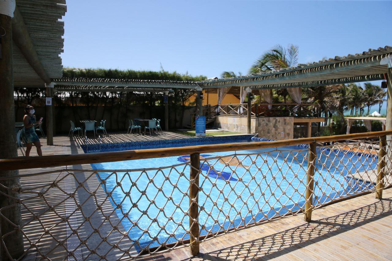 piscina em barraca de praia