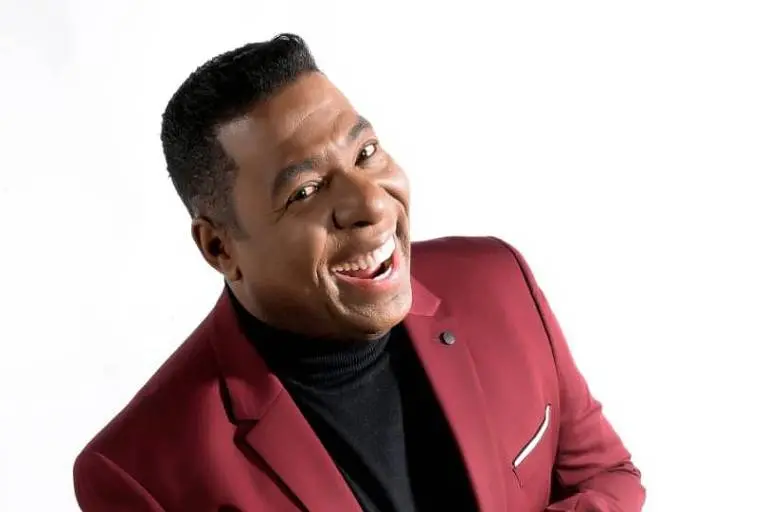 Cantor Netinho de Paula