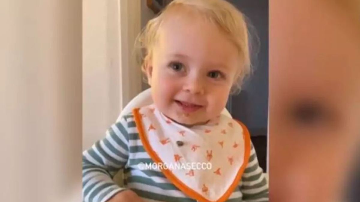 Menina De 2 Anos Viraliza Falando Palavras Dificeis Veja Video Menina De 2 Anos Viraliza Falando Palavras Dificeis Veja Video