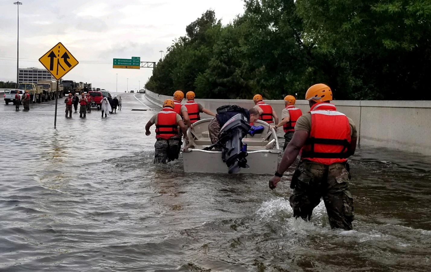 Estados Unidos já enfrentam problemas de inundações causados por furacões