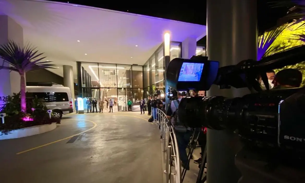 frente de hospital onde bolsonaro ficará internado em são paulo