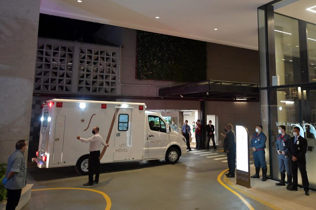 Presidente foi transferido para São Paulo na noite de quarta-feira (14)