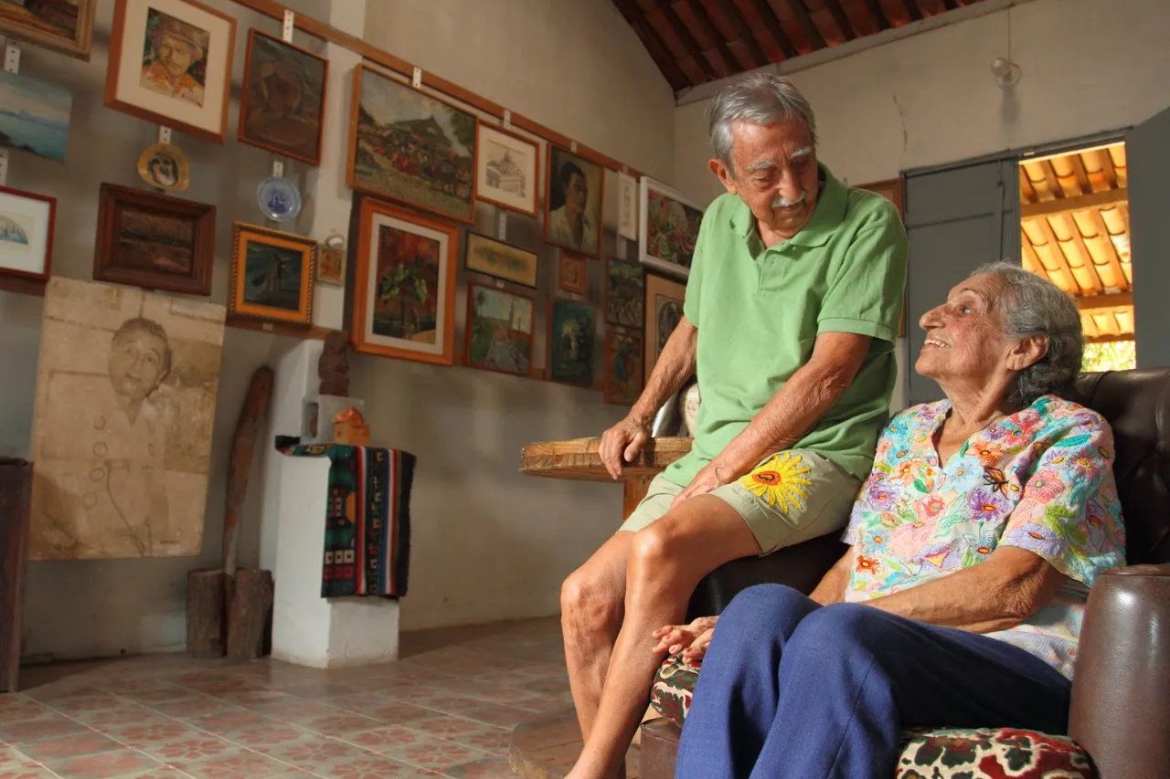 O casal Nice e Estrigas no Minimuseu Firmeza
