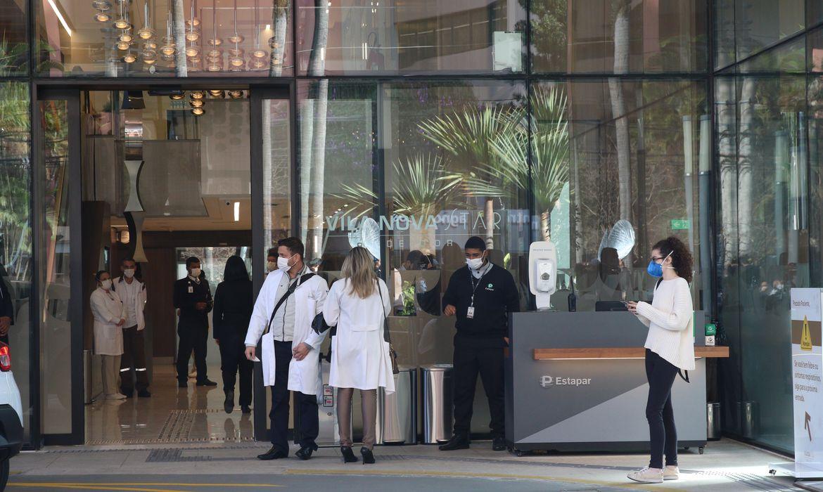 fachada do hospital onde bolsonaro está internado