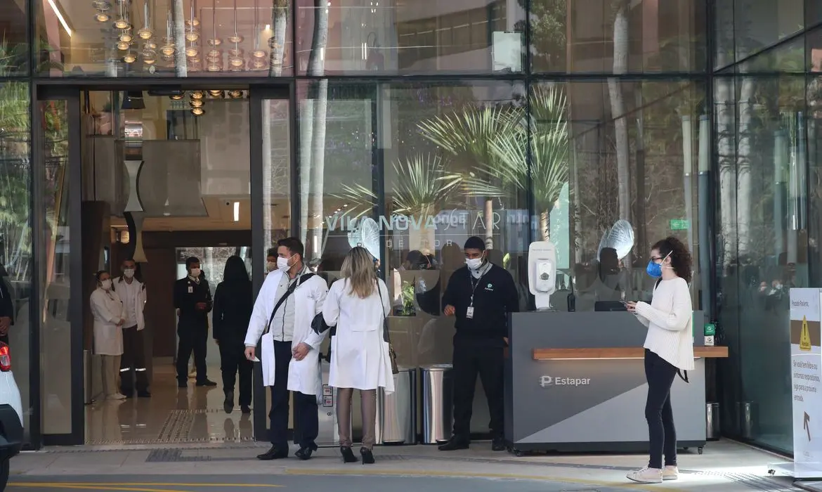 fachada do hospital onde bolsonaro está internado