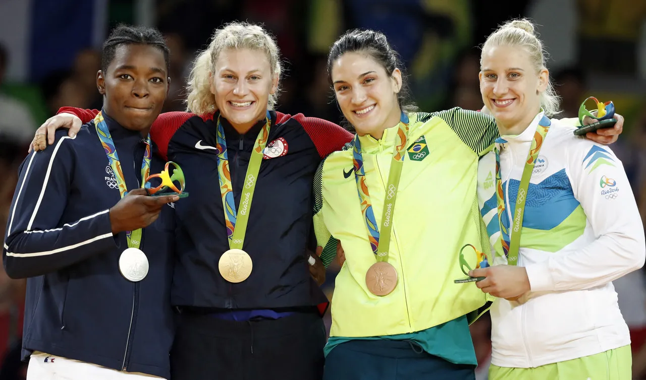 Nos Jogos Olímpicos do Rio 2016, Mayra foi medalha de bronze