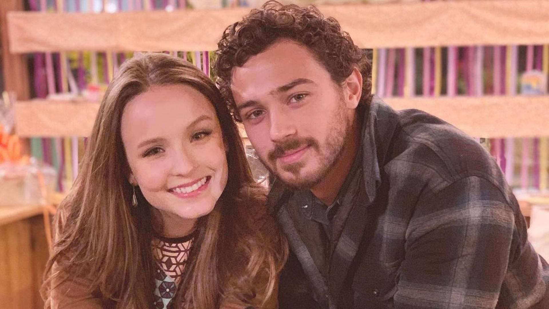 Atores Larissa Manoela e André Luiz Frambach
