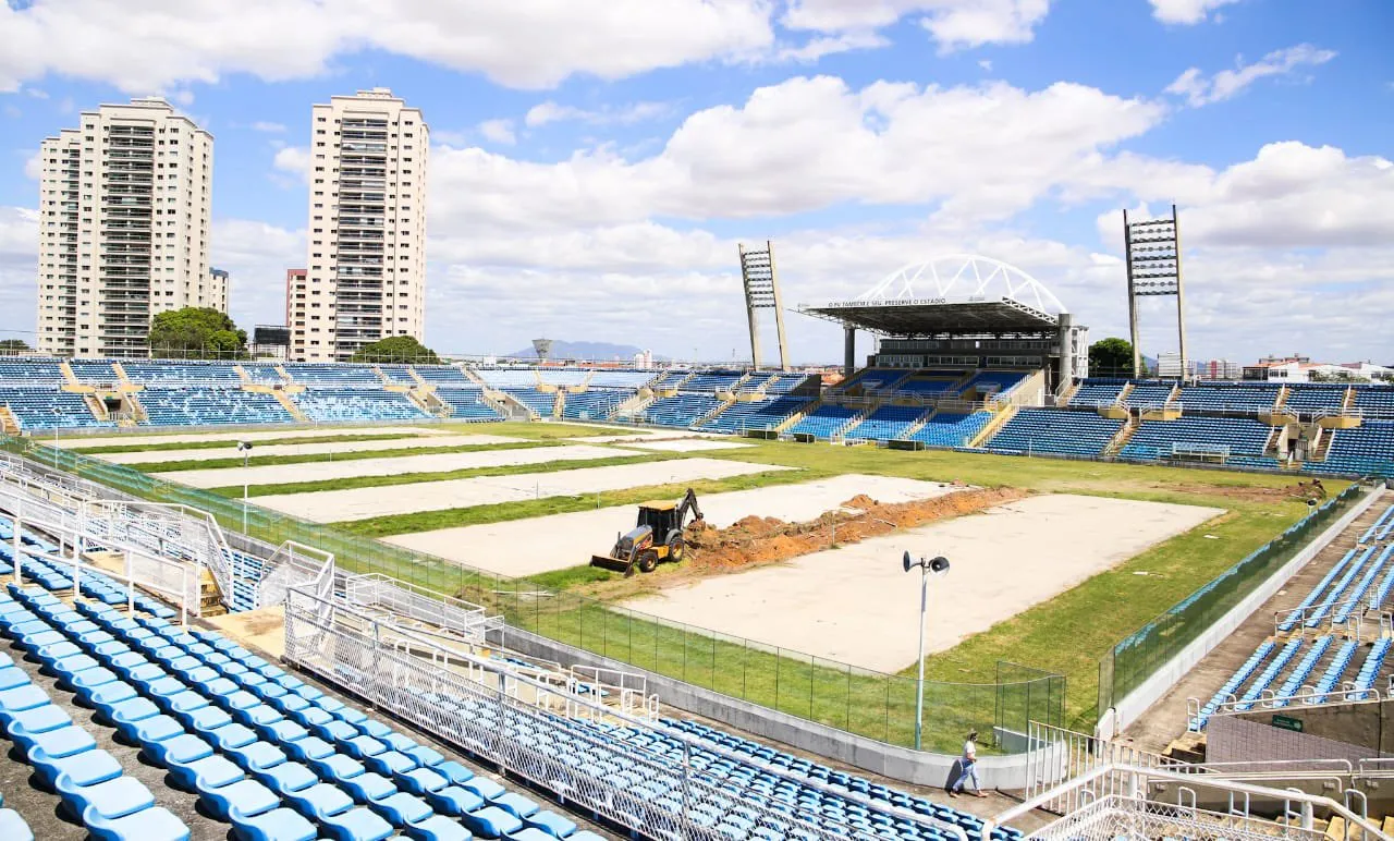 O estádio Presidente Vargas (PV) é localizado no bairro Benfica, em Fortaleza