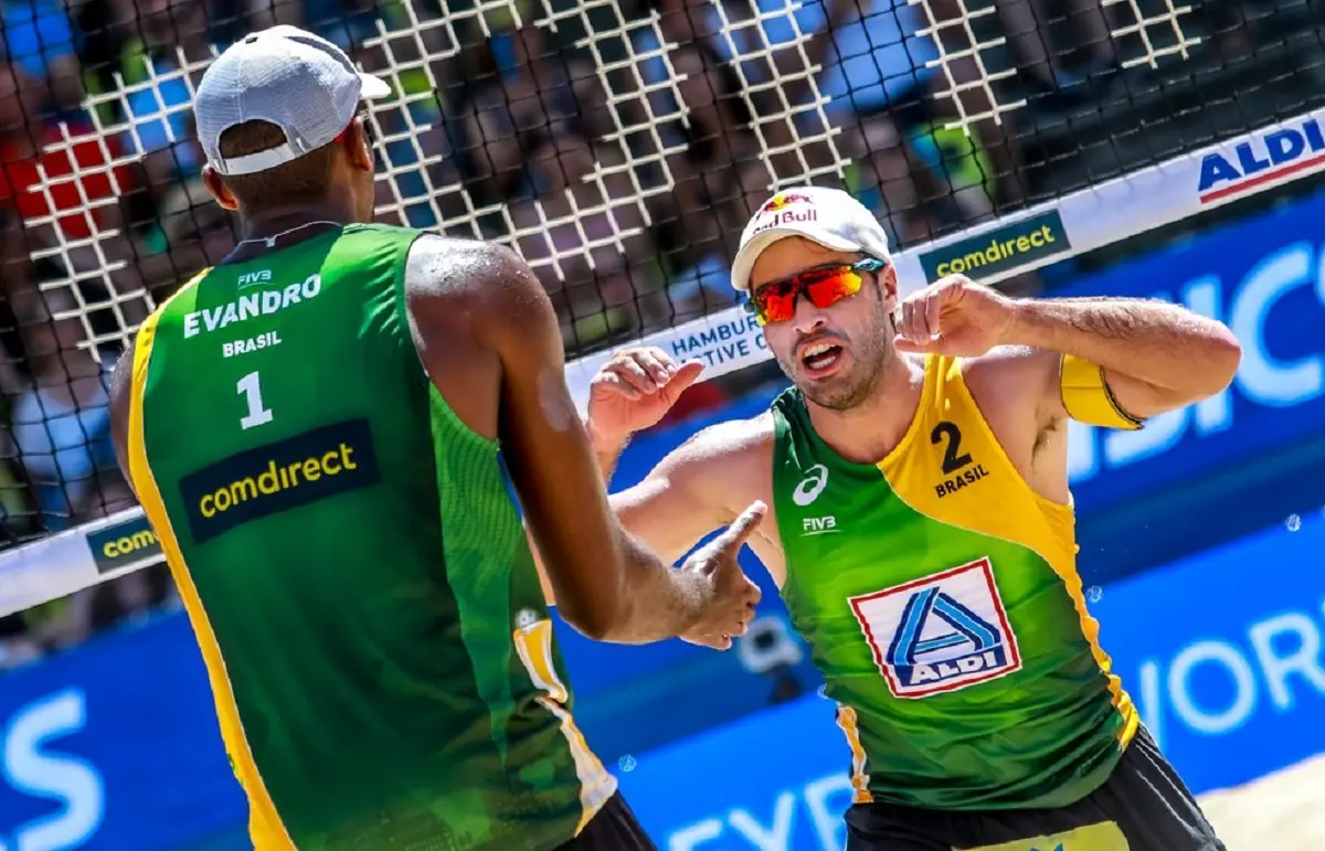 Bruno Schmitt, do vôlei de praia, também conquistou muitas medalhas internacionais