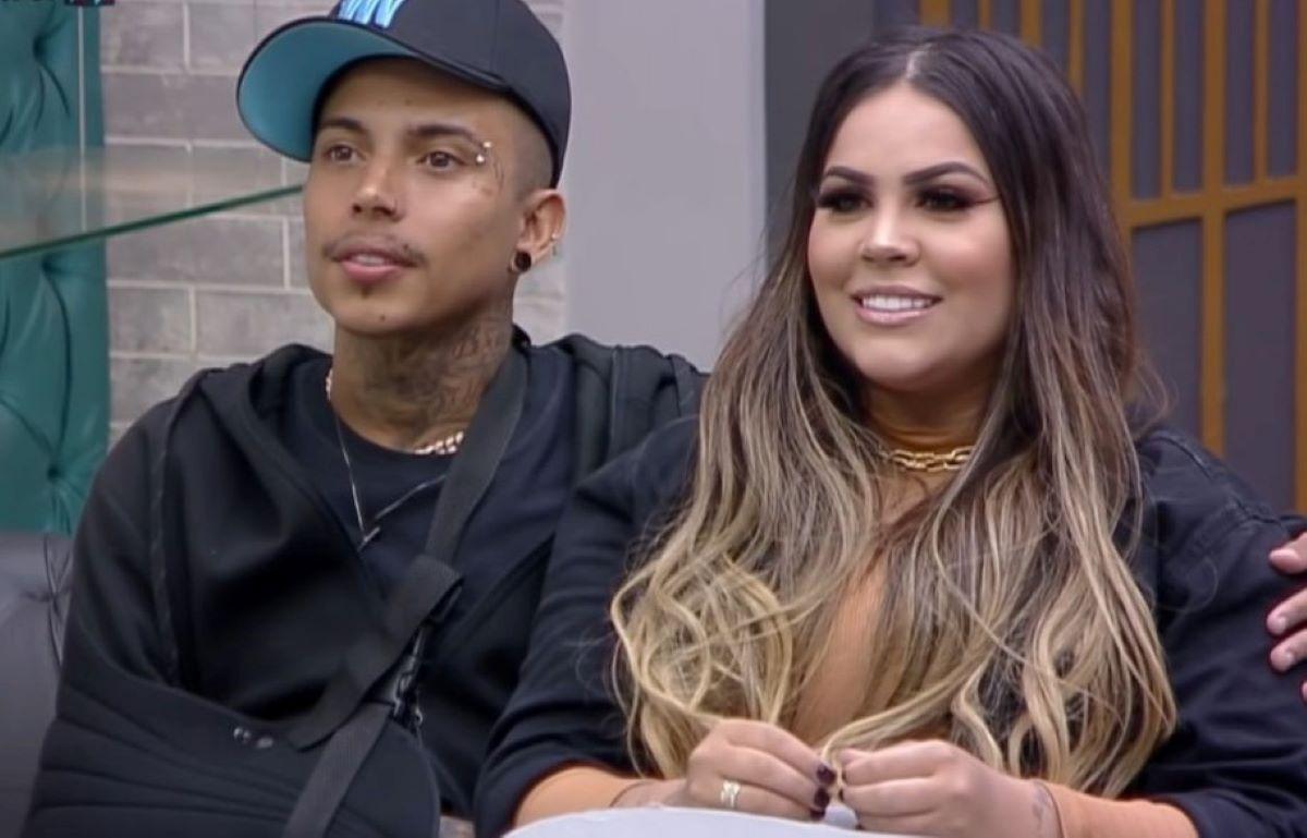 Foto do casal Mari e Matheus durante o Power Couple