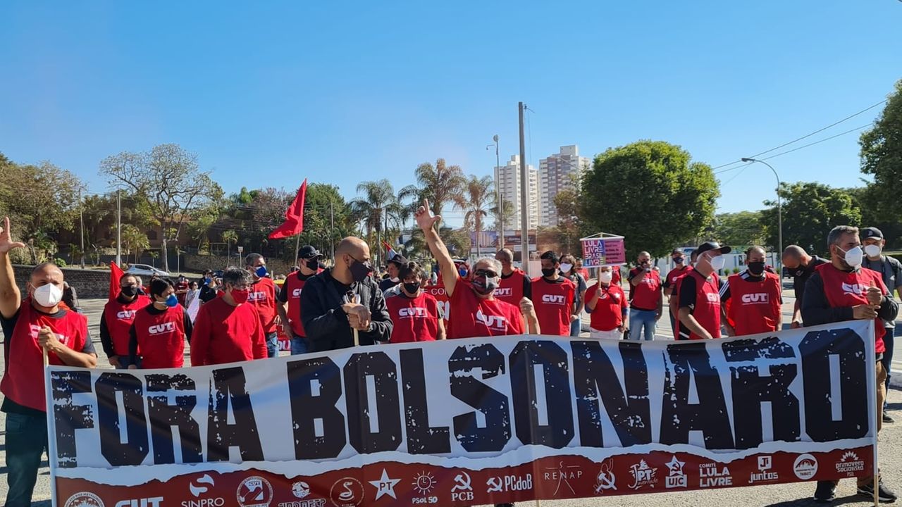 Protesto contra o presidente Jair Bolsonoro em São José dos Campos (SP)