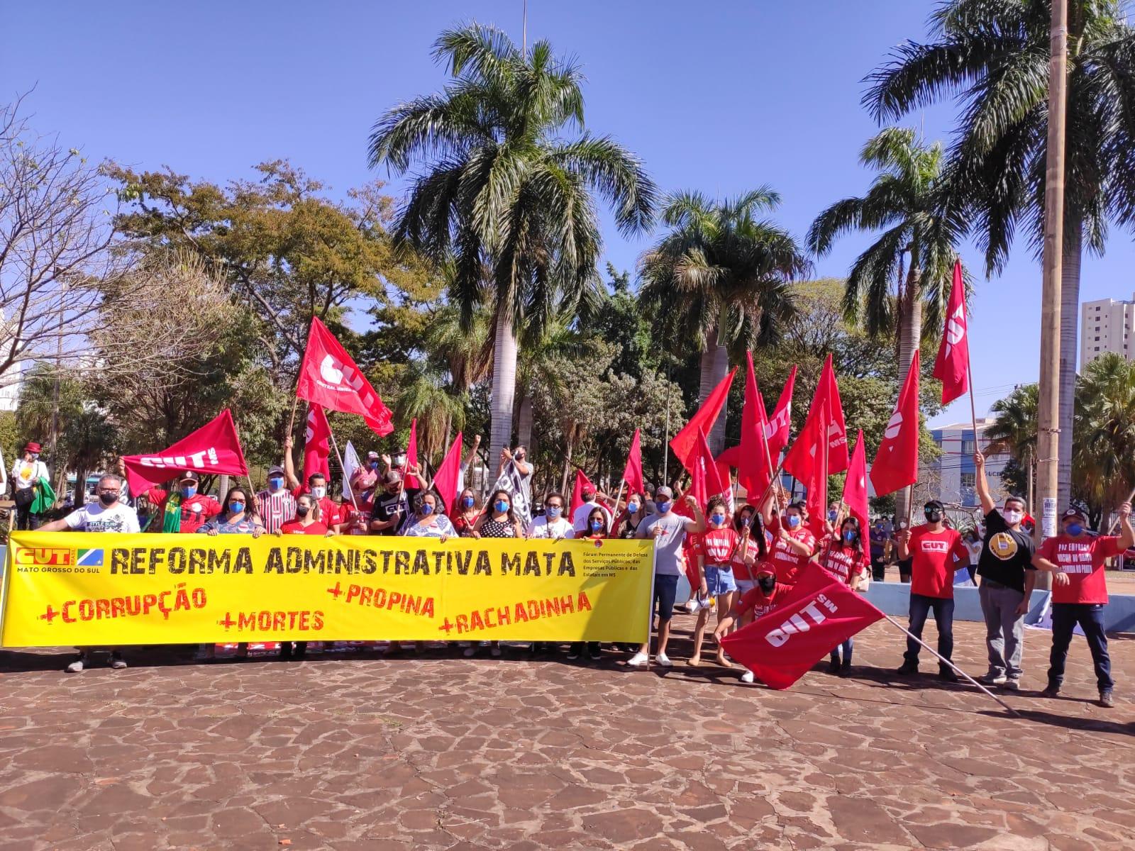 Protesto contra o presidente Jair Bolsonoro em Campo Grande (MS)