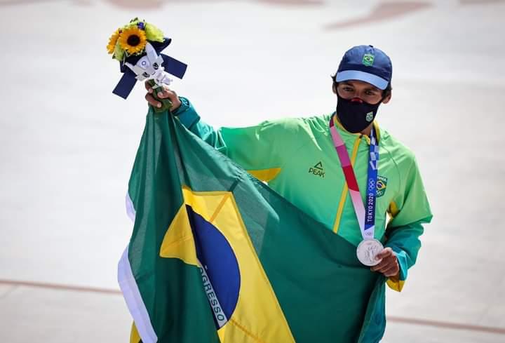 Kelvin Hoefler, do Skate, conquistou a prata e inaugurou o quadro de medalhas brasileiras