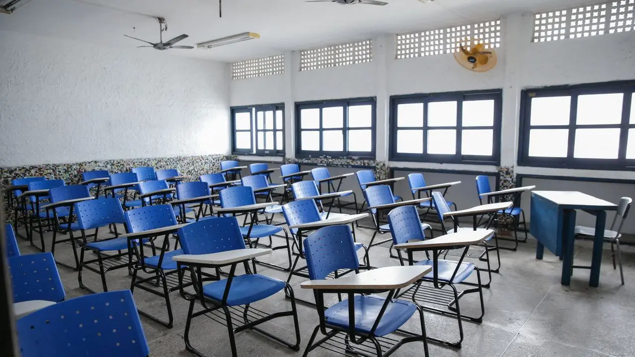 cadeiras volta aulas Fortaleza