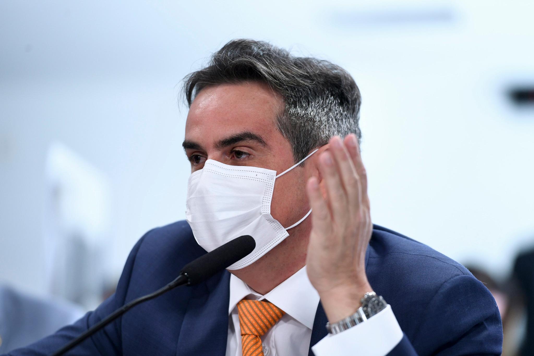 Ciro Nogueira usando máscara