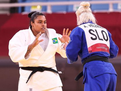 Maria Suelen Altheman em luta nas Olimpíadas