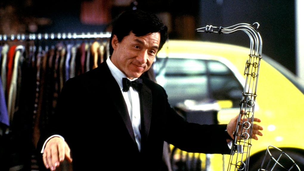 Jackie Chan no filme O Terno de 2 Bilhões de Dólares, que vai passar na Sessão da Tarde de hoje, sexta-feira, 30 de julho