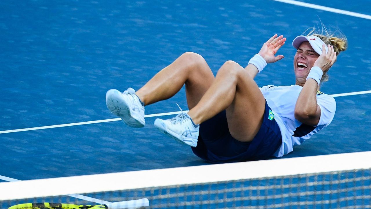 Dupla feminina leva bronze inédito no tênis em partida emocionante nos Jogos  de Tóquio