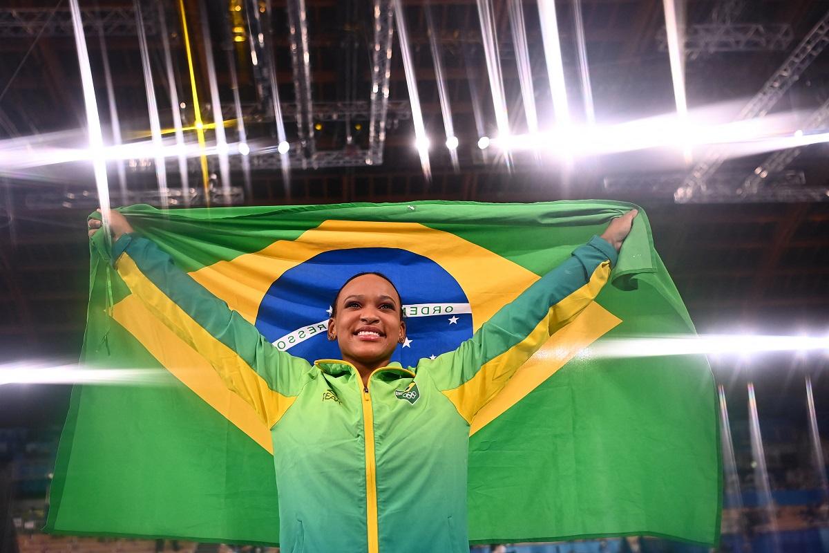 Rebeca Andrade leva ouro no salto dos Jogos Olímpicos