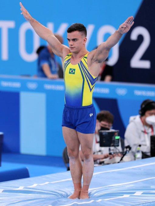 Ginasta brasileiro Caio Souza fica em 8º lugar na final do ...