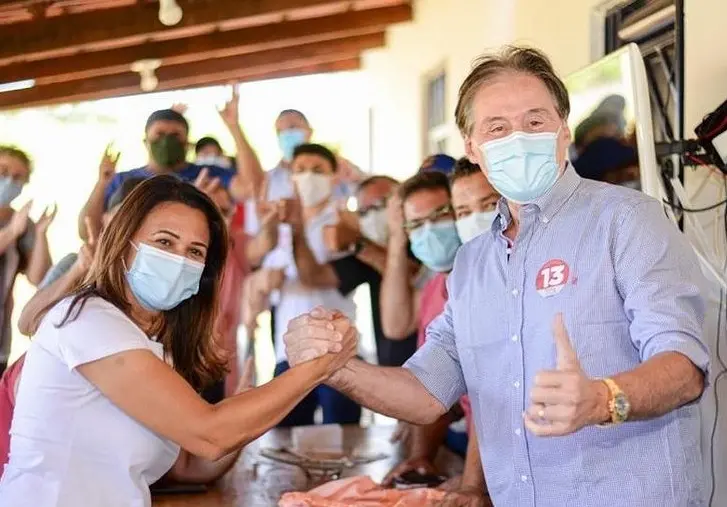Eunício Oliveira participa de evento com a candidata Fitinha (PT) em Missão Velha