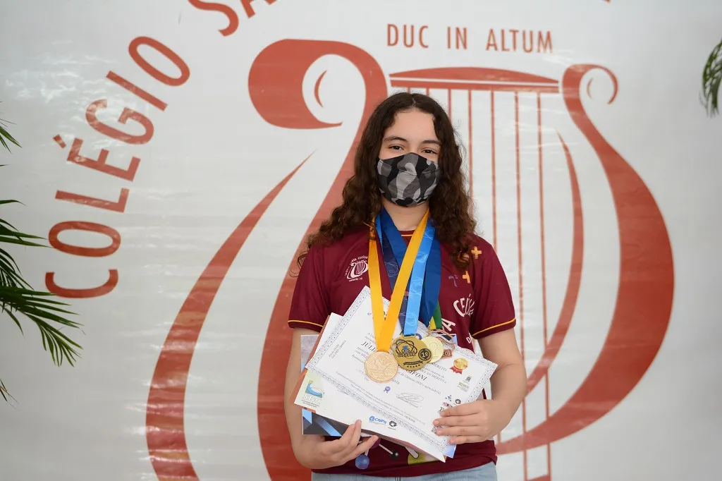 O suporte familiar é importante no dia a dia da estudante Júlia Gifoni