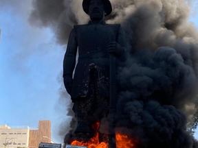 Estátua incendiada de Borba Gato em São Paulo
