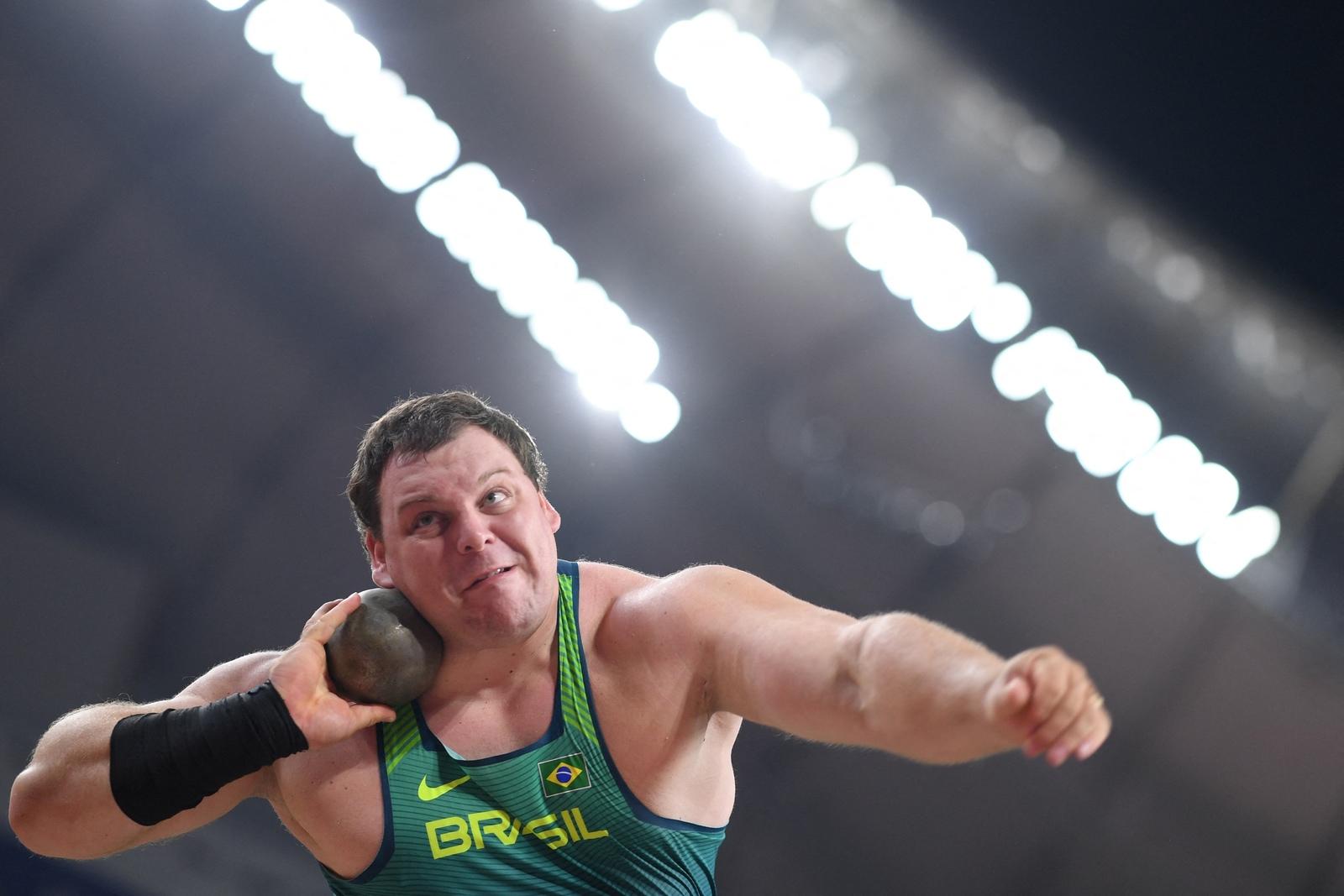 Darlan Romani no arremesso de peso