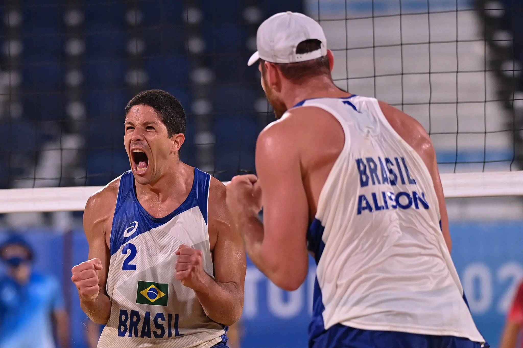 Imagem da notícia Alison e Álvaro Filho no vôlei de praia: confira horário e onde assistir