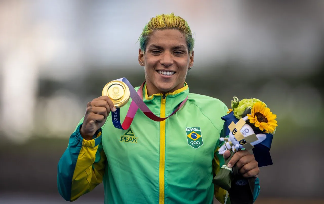 Ana Marcela Cunha se consagra com a medalha de Ouro em Tóquio