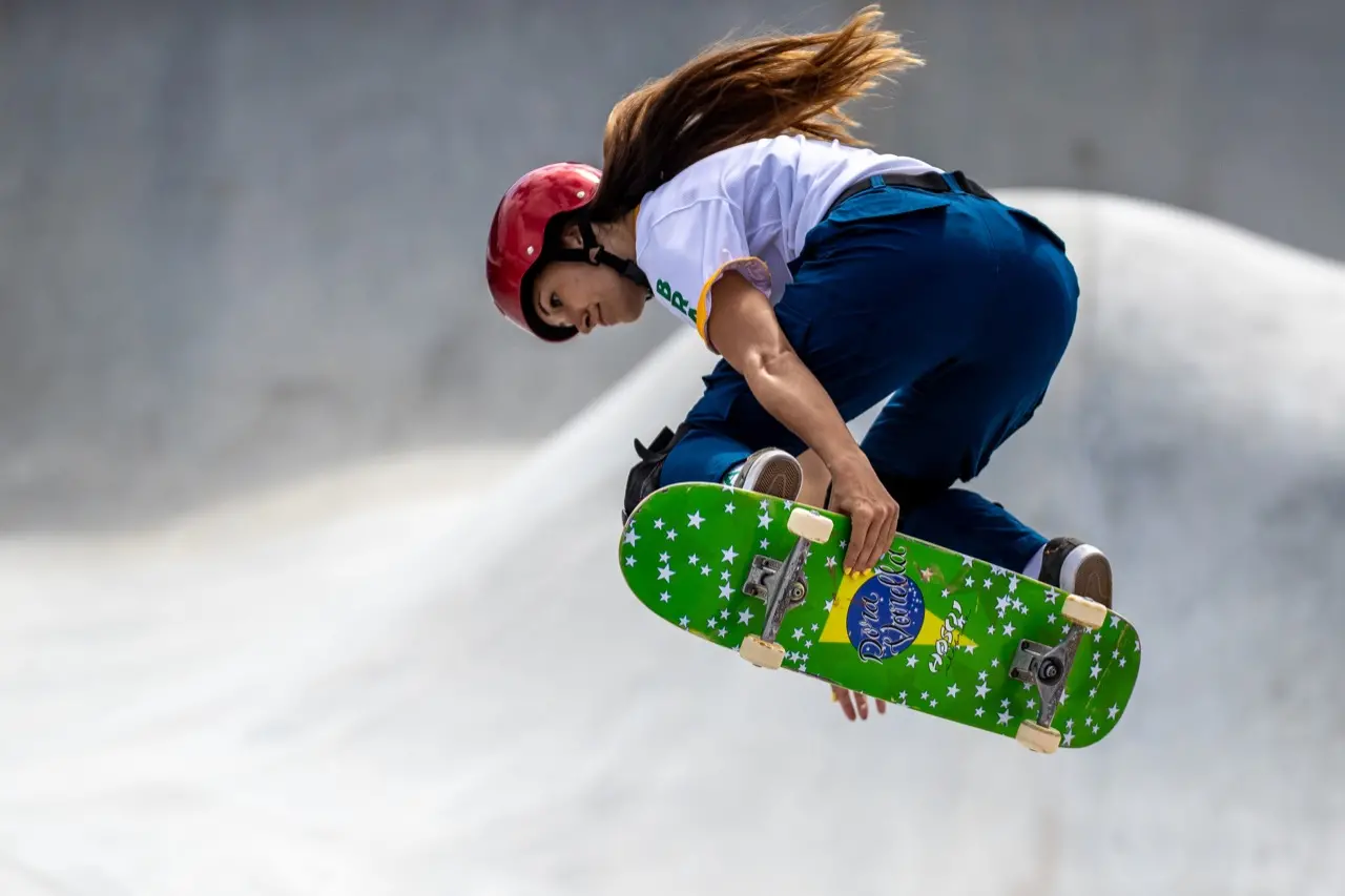 Imagem da notícia: Yndiara e Dora avançam para a final do skate park nas Olimpíadas
