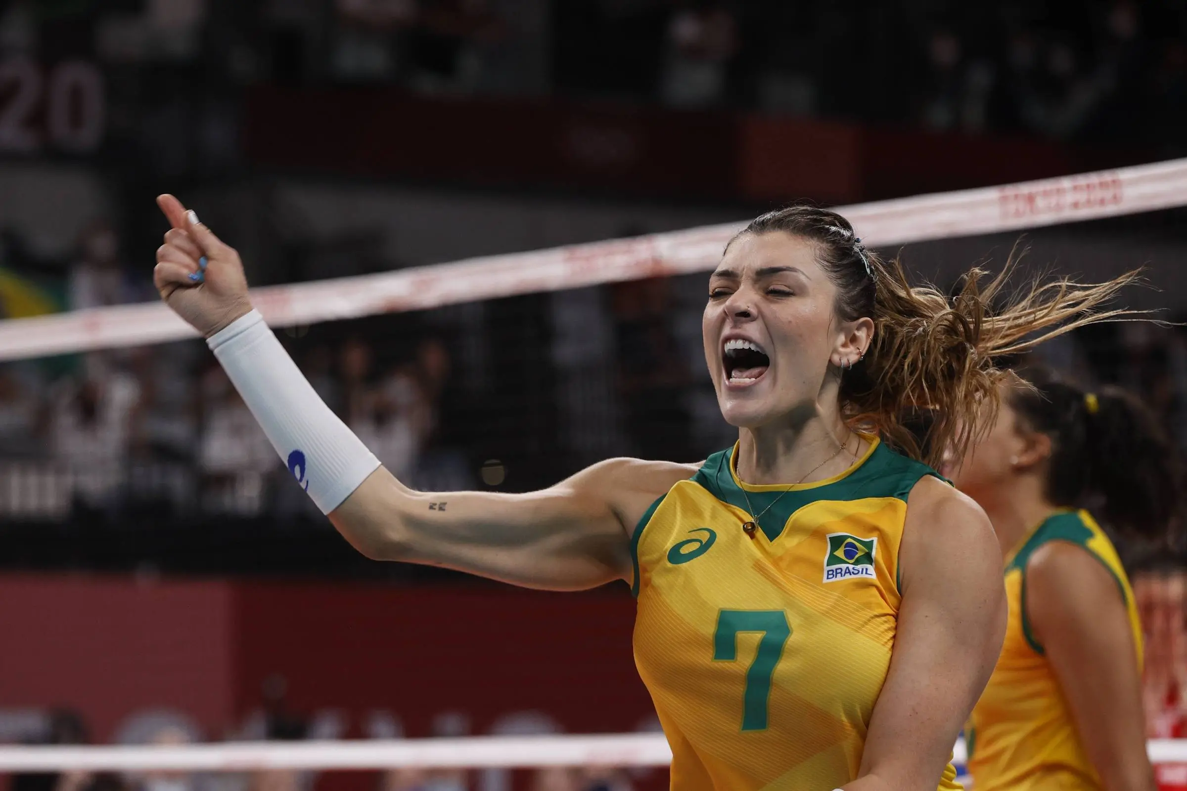 Rosamaria é sinônimo de raça e determinação na seleção feminina