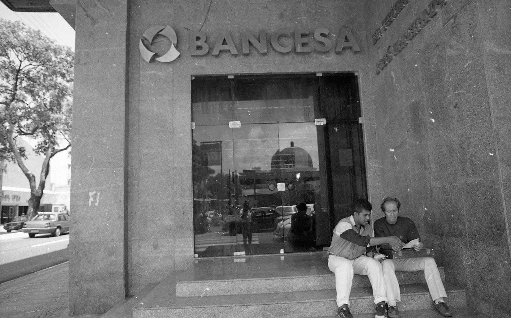 Fachada do Bancesa em 1995