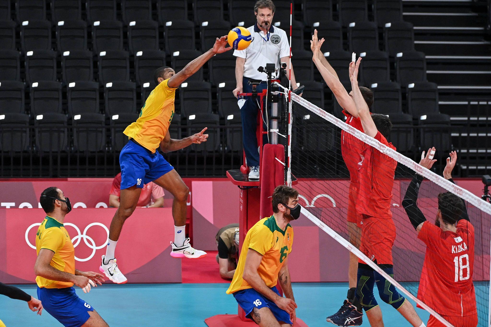 Brasil perde para russos e disputará bronze no vôlei masculino nas  Olimpíadas