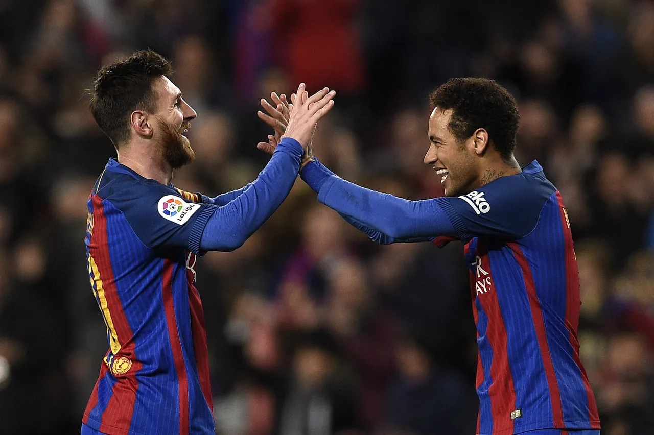Messi e Neymar jogaram juntos no Barcelona entre 2013 e 2017