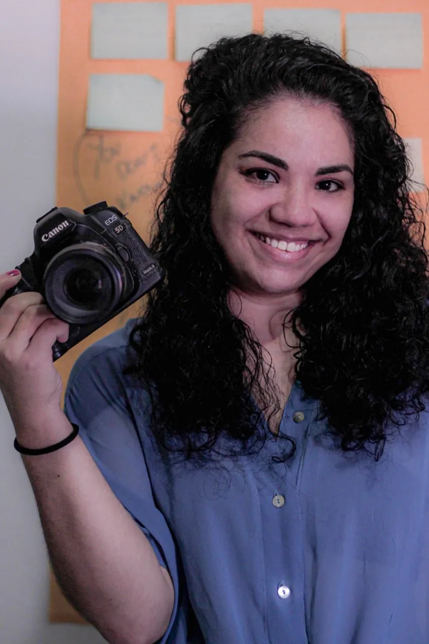 Nágila aprendeu técnicas fotográficas nas formações promovidas nos equipamentos públicos de Fortaleza para a juventude