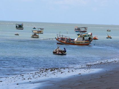 Embarcações no mar do Ceará